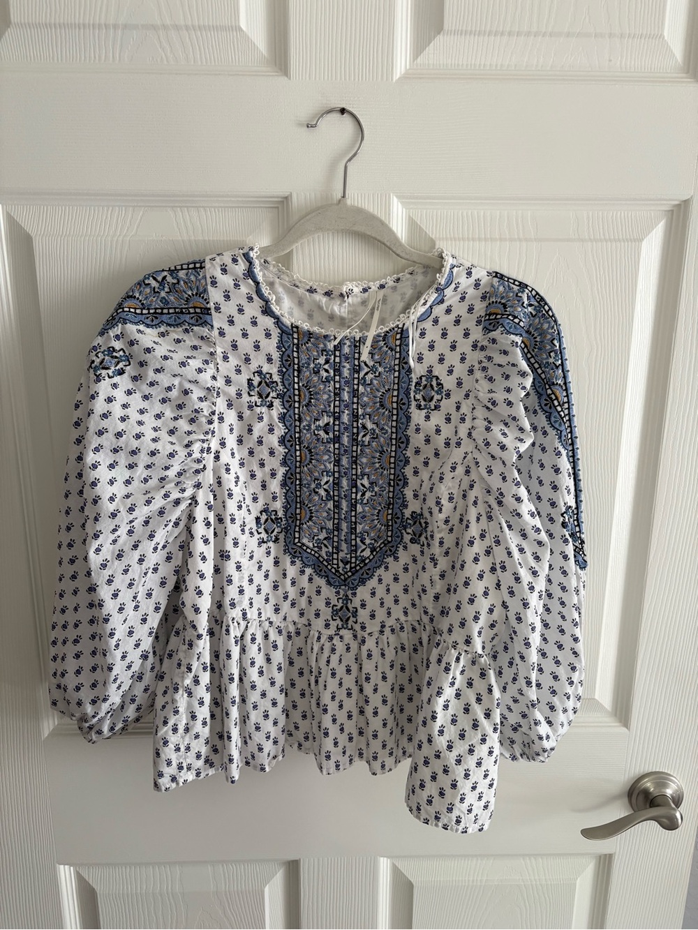 anthropologie embroidered top medium